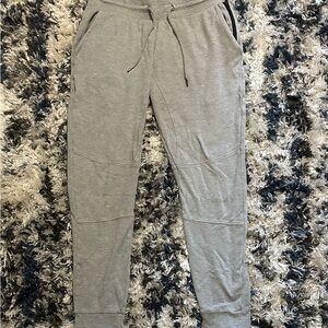 Nike Men's Heather Gray Joggers